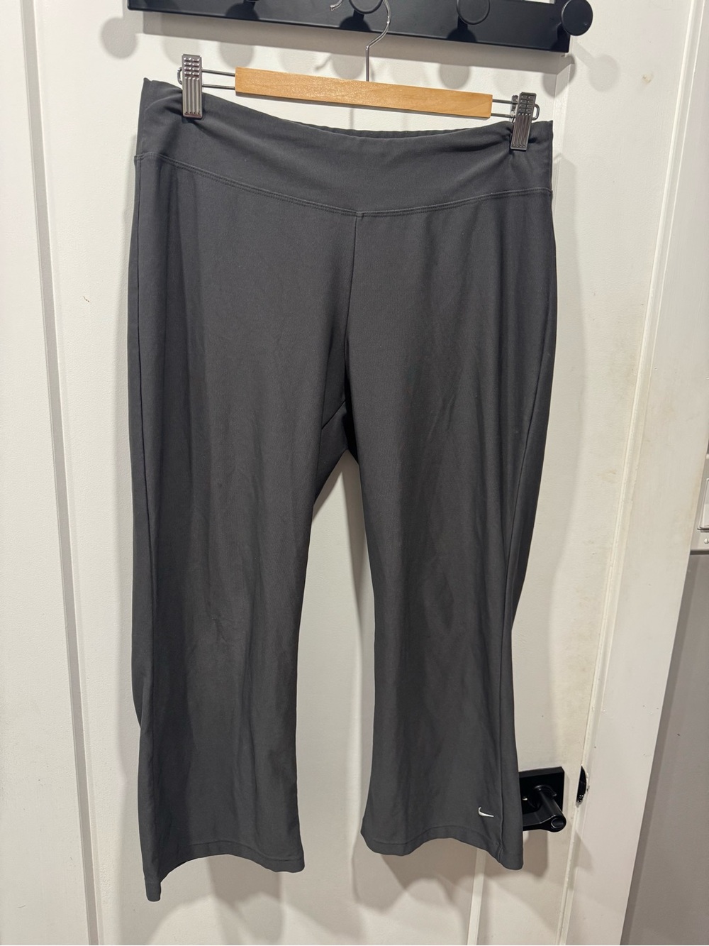 Nike Women's Gray Active Carpi Style Workout Pants